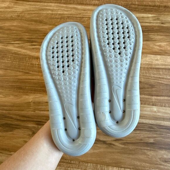 Nike Women’s Victori One Shower Slide Size 8 New - Picture 3 of 4